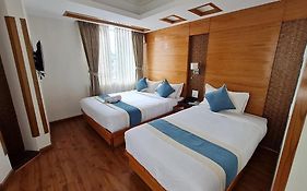 Hotel Aela Suites 